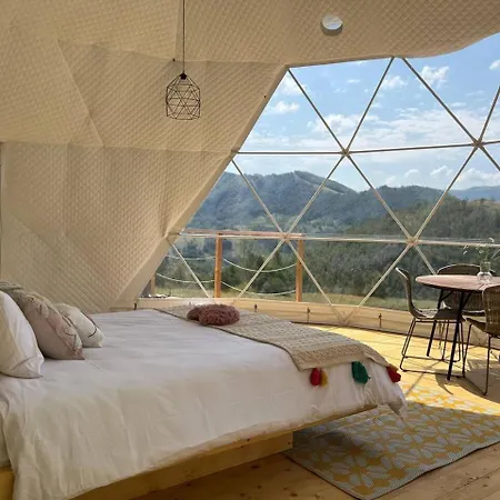 Campismo de Luxo Tranquil Dome - Manta's Retreat Glamping Cornereva