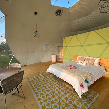 Campismo de Luxo Tranquil Dome - Manta's Retreat Glamping *